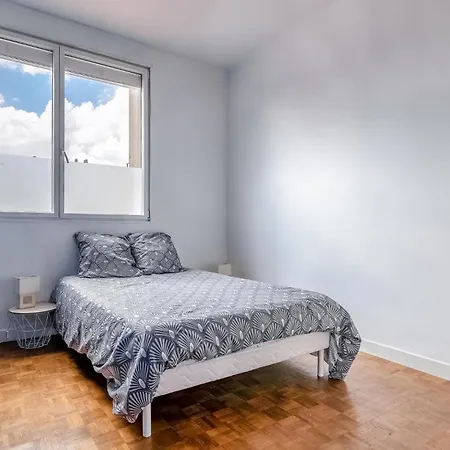 4 Bedroom Cozy In * Монтрёй