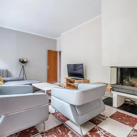 4 Bedroom Cozy In Montreuil (Seine-Saint-Denis)