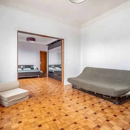 Апартаменты 4 Bedroom Cozy In