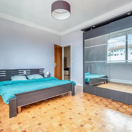4 Bedroom Cozy In Апартаменты *